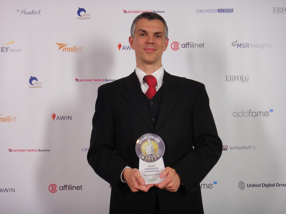 Banking Award 2017 - Ekomi - Auszeichnung - Dr. Ronald Krengel - Bester unabhängiger Finanzberater - kleinere Bildgröße
